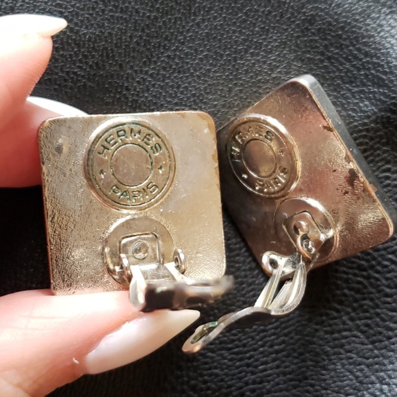 *Host Pick* Hermes Médor earrings 100% Authentic - Picture 3 of 6